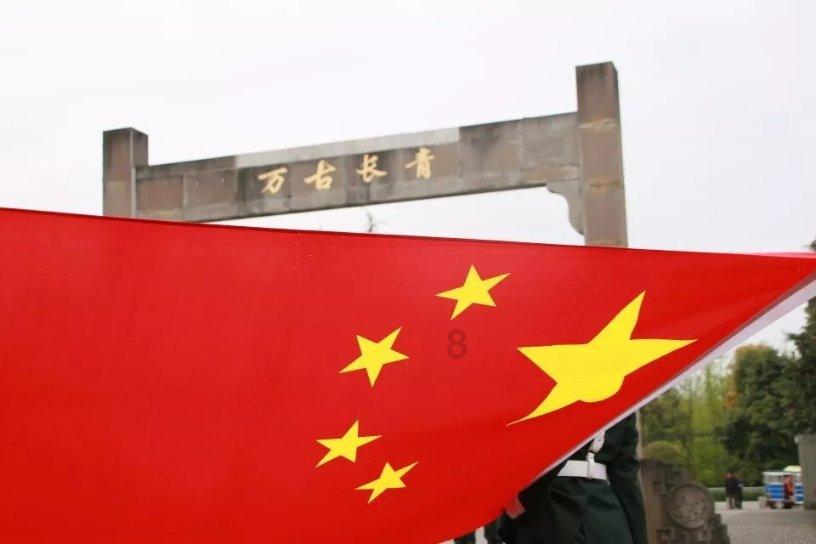 太原动物园回应一只马鹿受伤死亡:与其它鹿打架受外伤 治疗期间反复感染