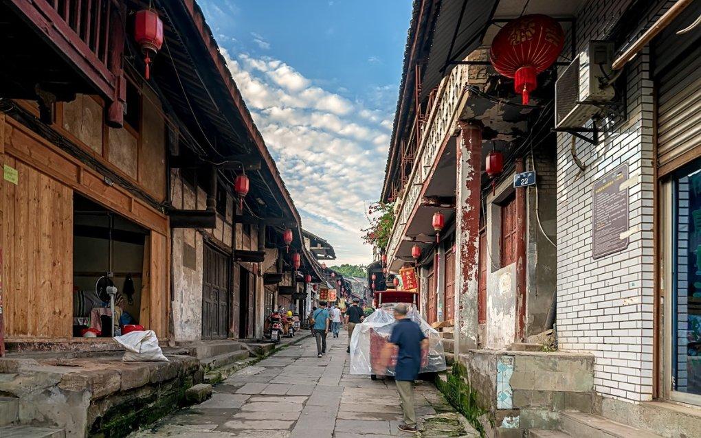 “龙咚锵”送安全！湖北应急科普地铁专列上线